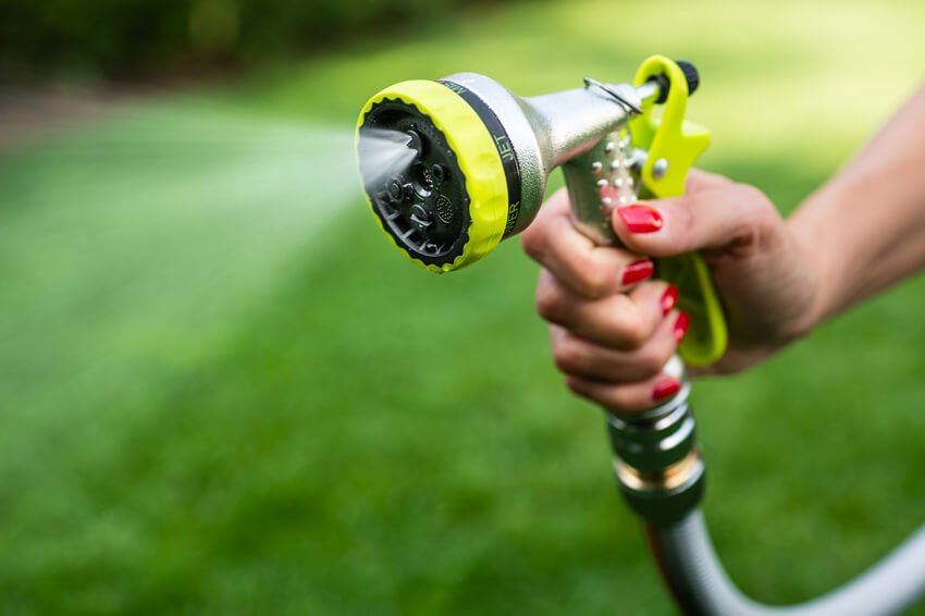 Come scegliere il miglior sistema di irrigazione interrata per il giardino